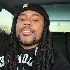 Darryl Hogue's Instagram, Twitter & Facebook