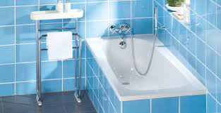 Duschwanne wird für die wanne in wanne montage vermessen, hierfür wird vorab telefonisch mit ihnen ein termin vereinbart. Badewannentausch Wanne In Wanne Fixer Aus Und Einbau Der Wanne
