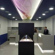 Agencement De Magasins Aranda Mas Mobilier De Salon Agencement Magasin Hologramme 3d