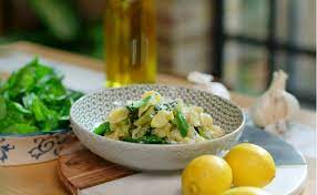 Lisa Faulkner One Pot Pasta Primavera Recipe On John And Lisa S Weekend Kitchen Pasta Primavera Recipe Pasta Primavera Pasta