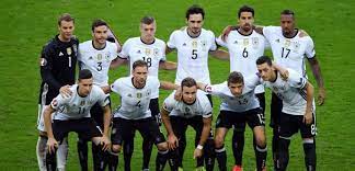 Respectivement opposés à la serbie et à l'allemagne u21, josé fonte et sven botman ont vécu un scénario similaire ce samedi. Adidas Et L Equipe D Allemagne Un Deal A 200 Millions D Euros Challenges