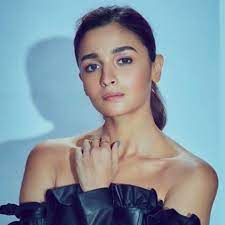 Beautifully chaotic new to twitter? Alia Bhatt Youtube