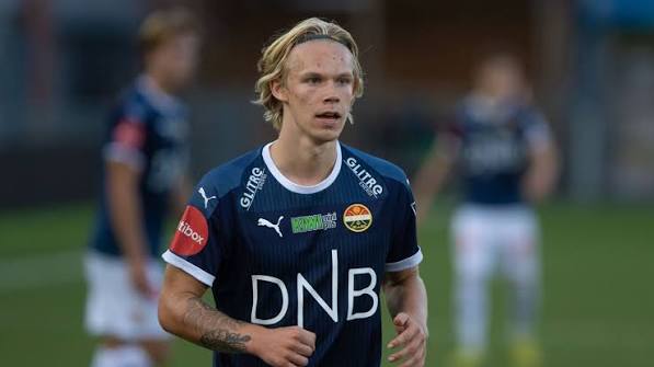 Pedersen signerte ny avtale / Strømsgodset