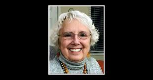 Gail Comer's Instagram, Twitter & Facebook