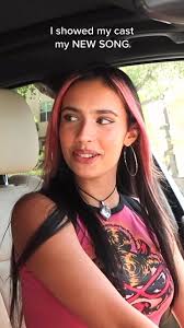 Full reaction video is out now🥹💞💞💞💞 Love these ppl so much!!!!! link  in bio<3, #textsgogreen #newmusic #kyliecantrall #carpoolkaroake