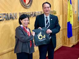 Ching chong ching chong mei: Noor Hisham Abdullah On Twitter This Morning We Had The Honour Of Receiving A Courtesy Call Fr H E Pam Chong Dunn The Acting New Zealand High Commissioner To Malaysia Delegation To