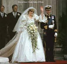 Hoy se cumplen 18 años del fallecimiento de diana de gales. Princesa Diana De Gales Princess Diana Wedding Diana Wedding Dress Celebrity Wedding Dresses