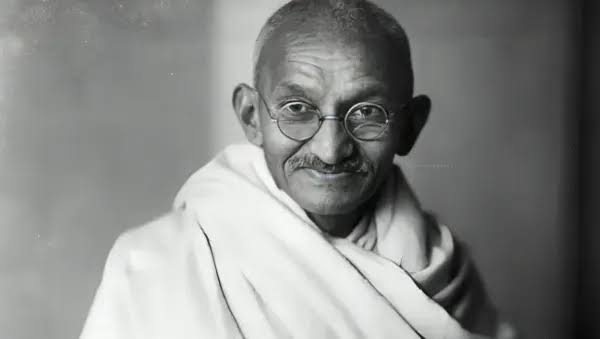 Mahatma Gandhi 157th Birth Anniversary: From Mohan to Bapu: Mahatma Gandhi Facts | सदैव सत्य न्यूज़