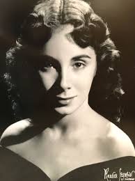 Lois Love, a retired jeweler who became a movie extra, dead at 87