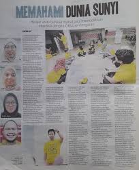 'siapa pengkhianat panaskan sidang parlimen'. Liputan Media Malaysian Sign Language Bahasa Isyarat Malaysia