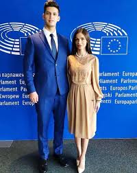 We would like to show you a description here but the site won't allow us. Fiul Lui Adrian NÄƒstase Si Iubita Sa VegheazÄƒ Din Parlamentul European La BunÄƒstarea Romaniei Foto