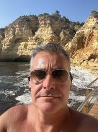 Hi has anyone got a tyer pump I can use please so can get my car to garage  Friday to get new tyers