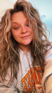 Do my makeup with me 🫶🏻 #fyp #girlssupportgirls #makeup #elf  #charlottetilbury #itcosmetics #grwm #tennesse #easttennessee