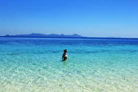 Its long coastline has nearly a dozen beaches, some considered the finest in the country, and each one with its own charm and atmosphere. Koh Lanta 4 Island Tour