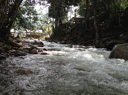 Jalan pun tak jauh dari exit highway tanjung malim dan jalan kampung ke resort dan air terjun pun baik, tip top dan tak scary. Air Terjun Sg Inki Kalumpang Mapio Net