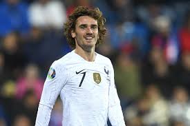 Man utd could be on the lookout for a new striker this summer with edinson cavani set to leave the who do united go for this summer? 8am Sunday S Transfer News Rumours Gossip And Done Deals As Man Utd Make Aaron Wan Bissaka Breakthrough Arsenal Face Losing Lucas Torreira And Ajax Set Price For Liverpool Target Hakim Ziyech The