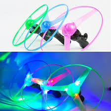 Daca ai un copil fascinat de spatiu si nave spatiale, puteti crea impreuna o nava spatiala din hartie. 1buc Spin Nave SpaÅ£iale Extraterestre Led Frugal SerÄƒ Frisbees Toy Flying Saucer Elicopter CumpÄƒraÈ›i Cu PreÈ›uri Reduse Din Magazinul Online Joom