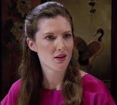 Which Adult Beverly Marsh resembles the book version of Adult Beverly the  most in IT? : r/stephenking