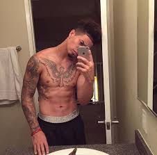 Austin mcbroom absolutely dominated his fight against bryce hall, earning a tko victory. Austin Mcbroom Ace Family Workout Routine Austin And Catherine