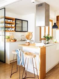 En este caso la barra de madera está dedicada a además en los interiores modernos y elegantes los muebles de diseño son importantes para mantener el estilo de la casa. 17 Cocinas Con Barra Bonitas Y Practicas
