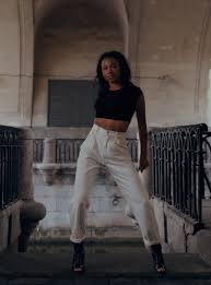 See more ideas about aesthetic photography, photos tumblr, photography poses. Creative Pose Ideas For Your Outfit Of The Day Pics Aesthetic Design Shop