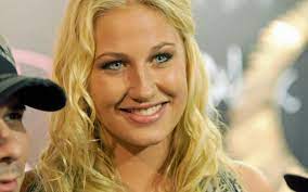 Der ruhm ihrer großen schwester hatte für sie allerdings schattenseiten. Sarah Connors Schwester Lulu Lewe Hat Geheiratet Web De