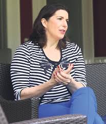 Dobrev klára amúgy köztudomásúlag kádár jános véreskezű barátjának és kertszomszédjának, apró antalnak az unokája. Gyurcsany Ferenc Pelenkazasban Is Verhetetlen Blikk