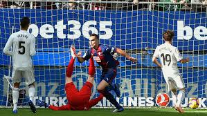 Jadwal siaran langsung liga spanyol malam ini di sctv, pekan 13 eibar vs real madrid, atletico madrid vs barcelona. Eibar Vs R Madrid Ipurua Asfixia Al Real Madrid Liga Santander 2018 19
