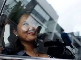 Kuczynski keeps narrow lead as Peru tallies presidential votes