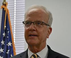 Congressman Tracy Mann R-ks His Mask Editorial Stock Photo