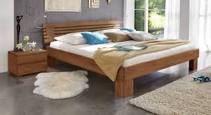 Betten auf rechnung bestellen ist die chance, sich einen dringenden wunsch umgehend zu erfüllen, sich über eine schnelle zustellung zu freuen. Stilvolles Holzbett Aus Buche Mit Sprossen Kopfteil Wood Romance Bett Mobel Bett Modern Moderne Schlafzimmermobel