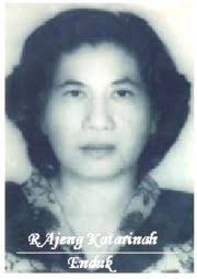 Posting lebih baru posting lama. 8 Kanjeng Susuhunan Pakubuwono Ii Raden Mas Gusti Prabu Suyasa B 8 Desember 1711 D 20 Desember 1749 Keturunan Inventaris Rodovid Id
