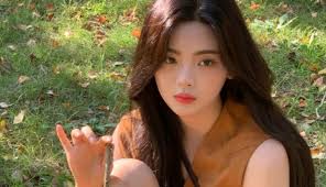 娱8嘴】一脸懵！杨超越和小学生对暗号失败，唱《孤勇者》还被婉拒_粉丝数39616_作品数21066-娱乐视频-免费在线观看-爱奇艺