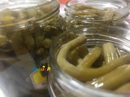 Versate abbondante olio, sino a ricoprire interamente i fagiolini, dopodiché chiudete i vasetti con i rispettivi coperchi e metteteli fate riposare i fagiolini sott'olio per almeno 10 giorni prima di gustarli. Una Ricetta Al Giorno Fagiolini Sott Olio Puglia Planet
