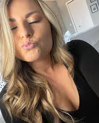 Kristen Krull's Instagram, Twitter & Facebook