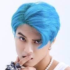 Lam Vinh's Instagram, Twitter & Facebook