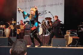 Toyah was an english new wave band fronted by toyah willcox between 1977 and 1983. Toyah Willcox Wikidata