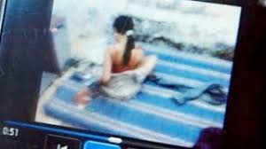 Tepatnya, aksi tak senonoh itu di lakukan di. Penyebar Video Mesum Gubug Bergoyang Mojokerto Terancam 12 Tahun Penjara Youtube