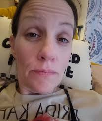 What does a broken mirror in relation to eye pain mean?