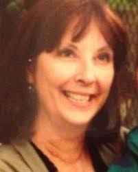 Holly Pinkney's Instagram, Twitter & Facebook