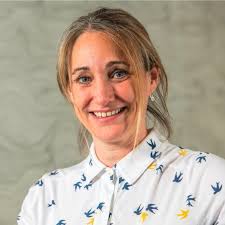 Melissa Read's Instagram, Twitter & Facebook