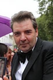 𝗦𝗔𝗬 𝗬𝗘𝗦 𝗜𝗙 𝗬𝗢𝗨 𝗟𝗢𝗩E DOWNTON ABBEY ❤️