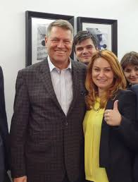 Cristina pocora considera ca il poate invinge pe robert negoita pentru ca vine cu o atitudine pozitiva, sa fac bine pentru familiile din sectorul 3. Cristina Pocora On Twitter O PozÄƒ La Cald Cu PreÈ™edintele Romaniei Domnul Klaus Iohannis Https T Co Jfg9zhscjt Http T Co Ehk6jy2waf