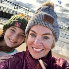 Jenny Arney's Instagram, Twitter & Facebook