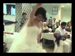Turkish Wedding Beautiful Dance Youtube Couple Dancing Arab Wedding Wedding Dance