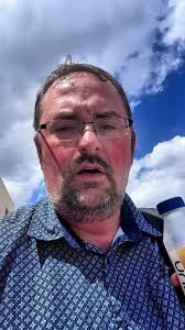 Wayne Lowry (@wikiwayneog)