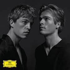 Barbara Hoos's Instagram, Twitter & Facebook