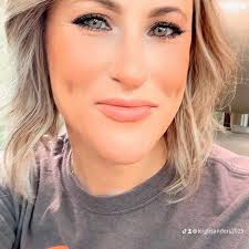 Leigh Sanderson in people