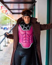 Ka gen yon sèl 😉 mèsi ak bon nuit Rouge @texthemess Photography  @ryansimsphotography @tristan.dudine.photography @matthewinorlando #gambit  #xmen #xmen97 #rogue #gambitcosplay