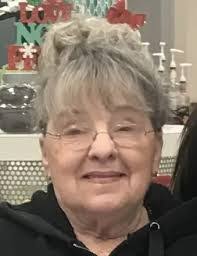 Shellie Moore's Instagram, Twitter & Facebook